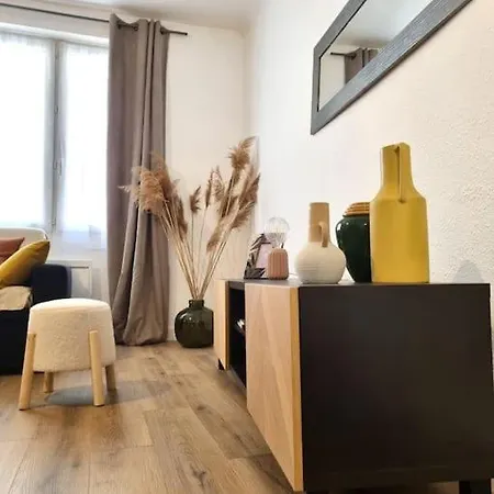 Le Petit Ecusson A La Cathedrale Appartement *