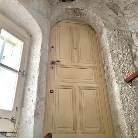 Le Petit Ecusson A La Cathedrale Appartement