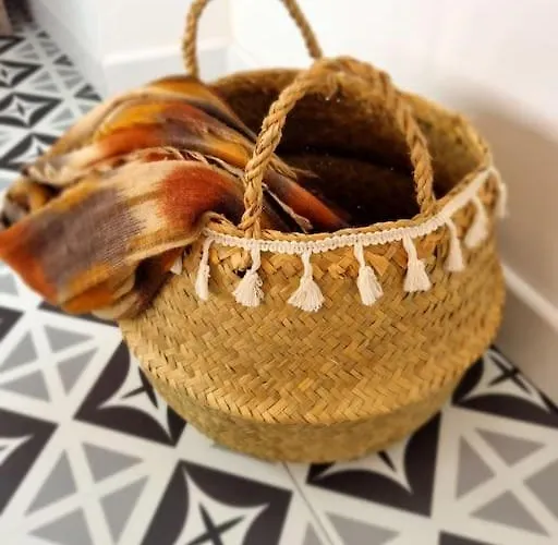 Le Petit Ecusson à La Cathédrale Apartamento *