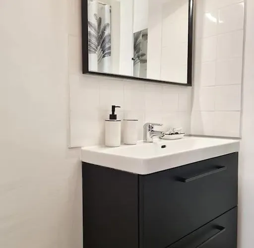 Le Petit Ecusson à La Cathédrale Apartamento Nimes