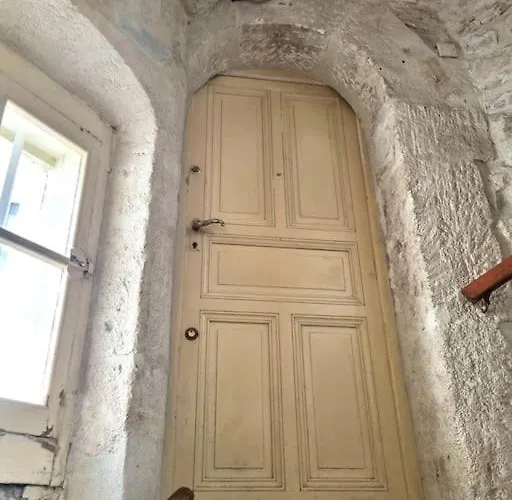 Le Petit Ecusson A La Cathedrale Apartment